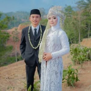 ReniAgustina profile icon