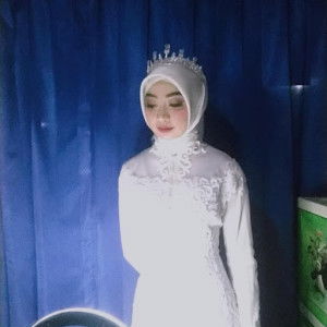 Helmi Watii profile icon