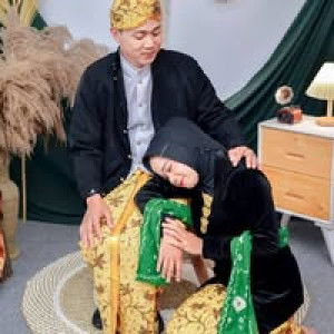 Siti Wahyuni profile icon