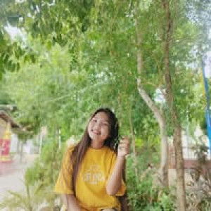 Nwe Vang profile icon