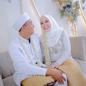 Ria Saini profile icon