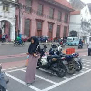 Sri Noni Ernawati profile icon