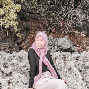 Lutfia Azizah profile icon