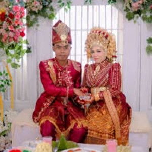 Evi Wardhani profile icon