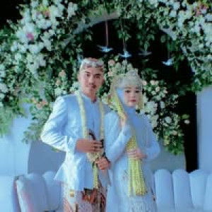 Santi Sugiarti profile icon