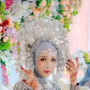 Yulia Fitri profile icon