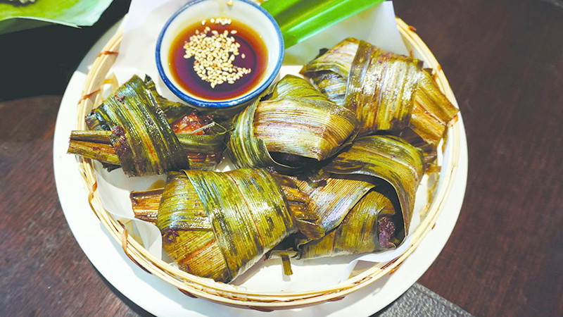 ไก่ห่อใบเตย
