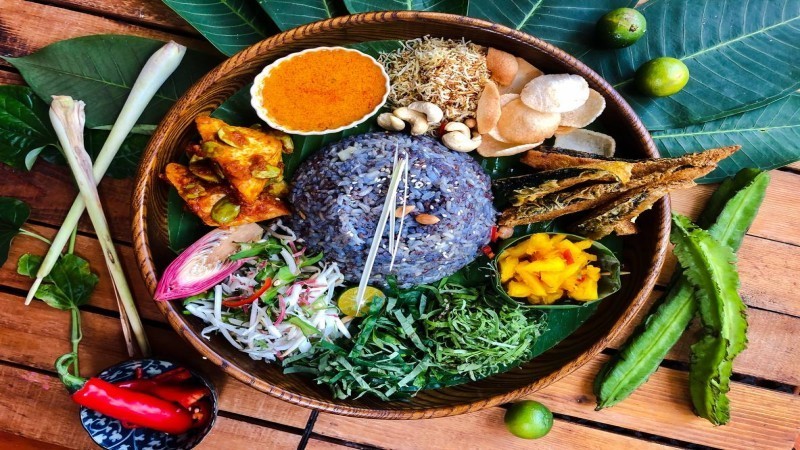 Recipes: Nasi Kerabu (Herbed Rice) | theAsianparent