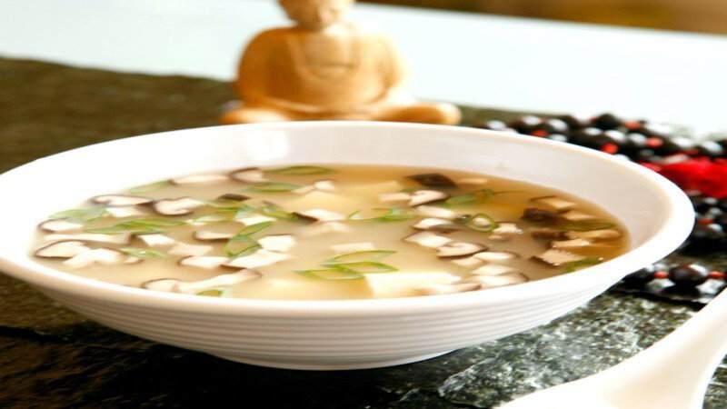 Recipes: Japanese Miso Soup with Scallions & Mushrooms | theAsianparent