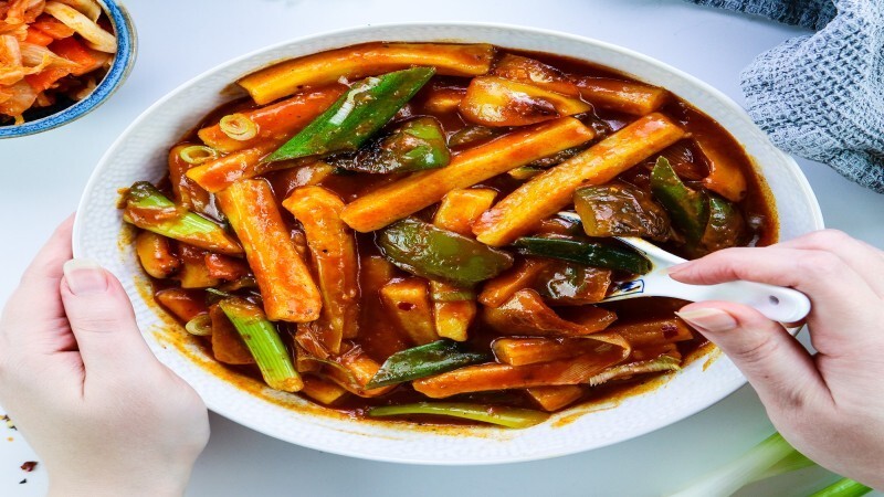 Tteokbokki (Spicy Rice Cakes)