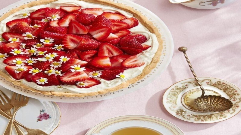 Chamomile-Mascarpone Tart With Fresh Strawberries