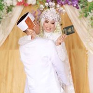 Indah Setiana profile icon