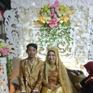 Ayu Oktavia profile icon