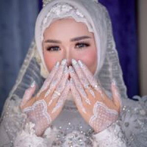 Bunga Mentari Dwi Anggraini profile icon