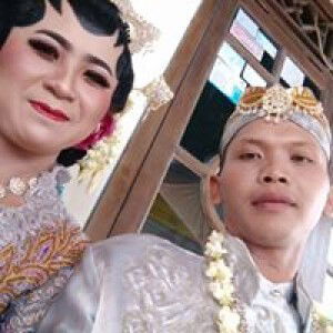 Titak Prihatiningsih profile icon