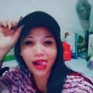 Heni Wati profile icon