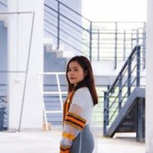 หญิง หญิง' profile icon