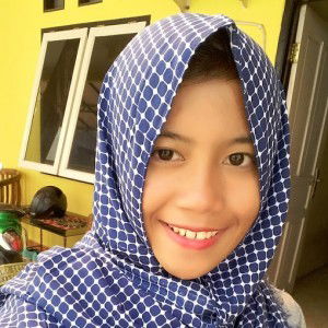 Indah Komalasari profile icon