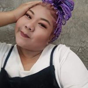 ญิ๋งแพรว ร้อยเรื่องราว profile icon