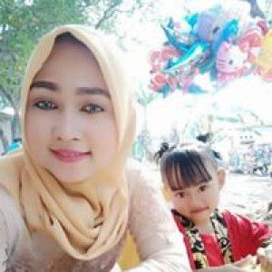 Moms Dhira profile icon