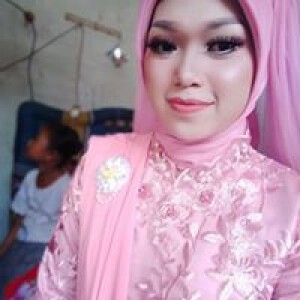 Lilis Yulianti profile icon