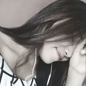 Astry Ya profile icon