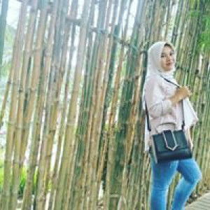 Dewi Retno profile icon