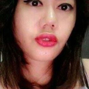 Astri Lena Oktavia profile icon