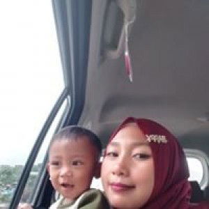 Tri Ayu Lestari profile icon