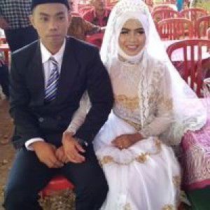 Yuli Ratna profile icon