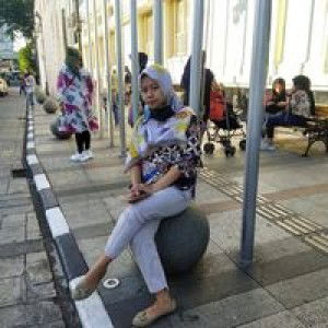 Neli Nurlaeli profile icon