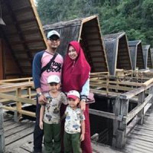 Vivi Andriati profile icon