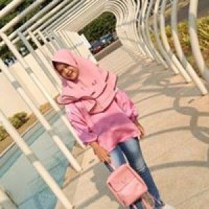 Luthfia Hanum profile icon