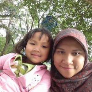 Disty Anggreini profile icon