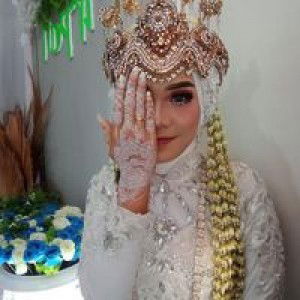 Ega Rosita profile icon