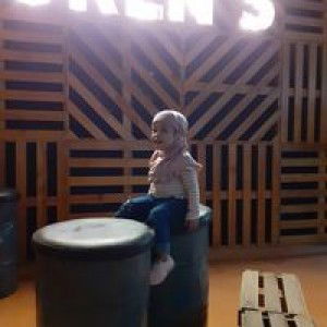 Dwi Cahyani Mumang profile icon