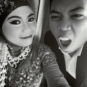 Devi Kurnia Sari profile icon