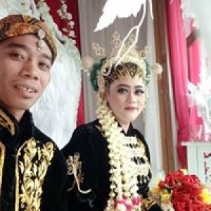 Ellya Sari profile icon
