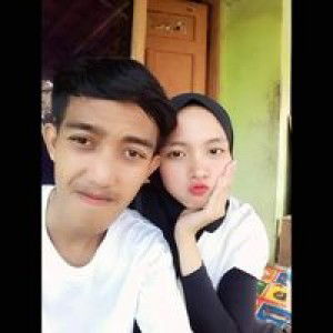 Siti Haryantii profile icon