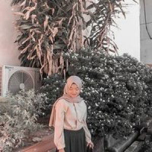 Suci Laila Fitri profile icon