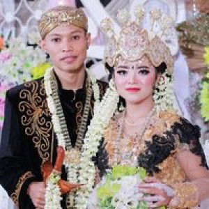 Dyah Carollina profile icon