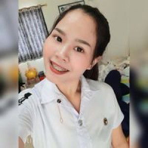 Praew Waraporn profile icon