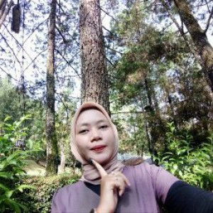 Adhe Anggraenii profile icon