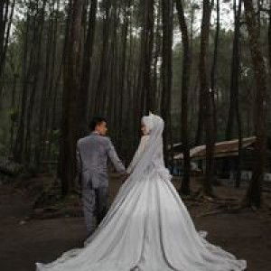 Dewi Camilia Azhari profile icon