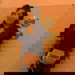 Tuti Karolina profile icon