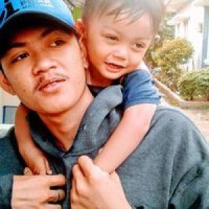 Eggi Fals Sarah Radit profile icon