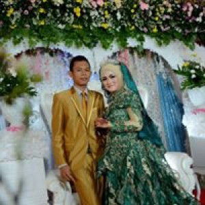 Eva Yuliawati . Syahruddin profile icon