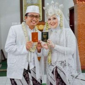 Siti Hojanah Ma'rifahLaela profile icon