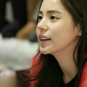 Dewi Kusnul profile icon