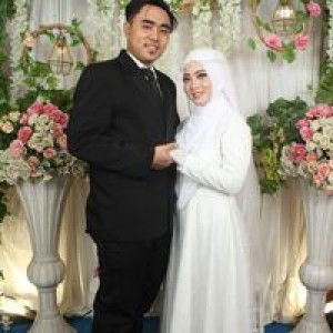 Feny Ria Saputri profile icon